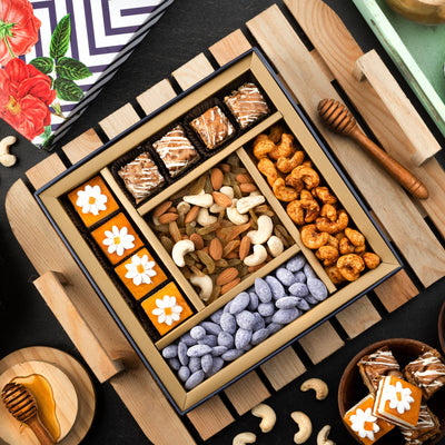 Gift Box with Baklavas, Dry Fruits & Chocolates - Izhaar Gift Box - THE BAKLAVA BOX