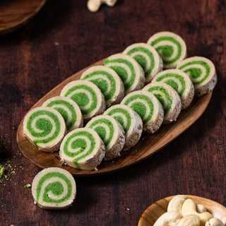 Pistachio Cashew Rolls - THE BAKLAVA BOX